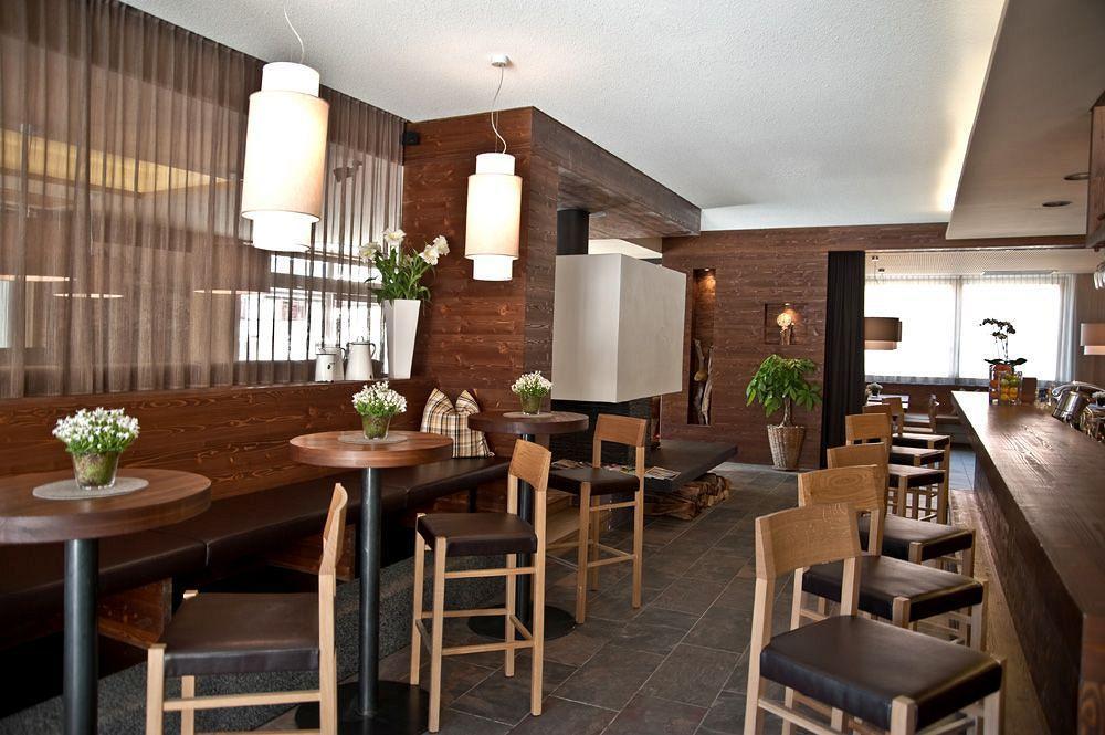 Ariston Dolomiti Residence Toblach Exteriör bild