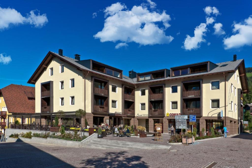 Ariston Dolomiti Residence Toblach Exteriör bild