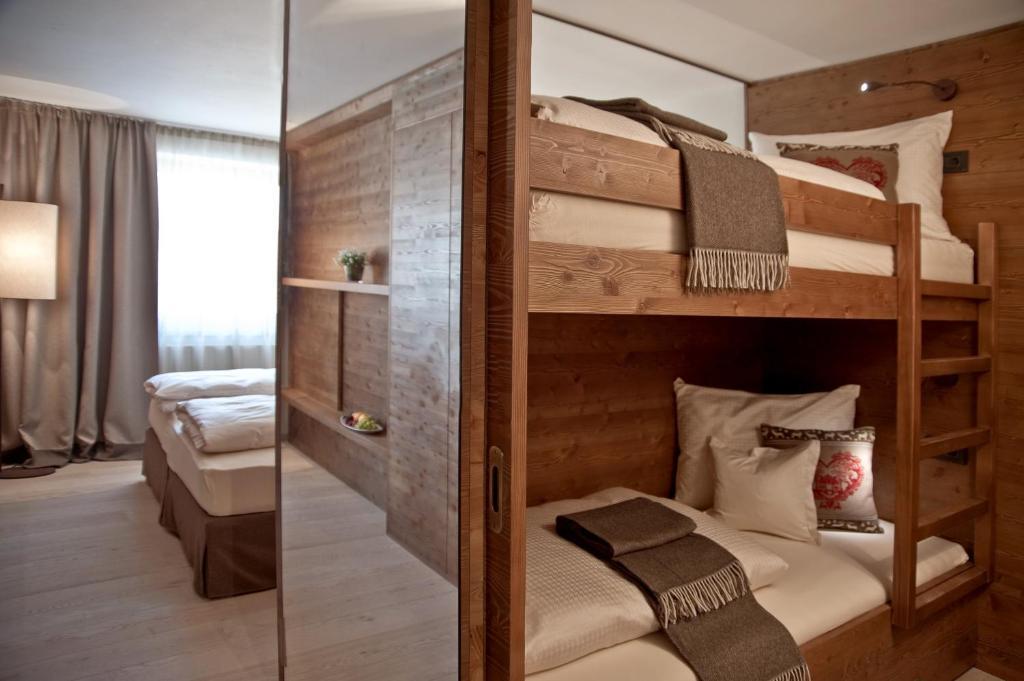 Ariston Dolomiti Residence Toblach Exteriör bild