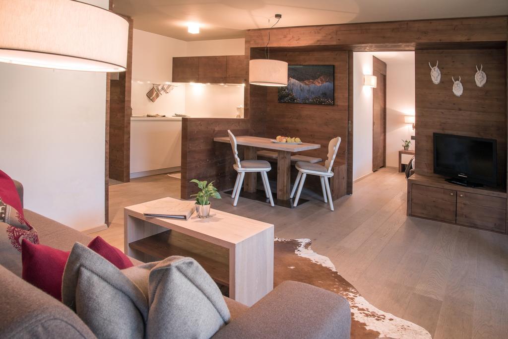 Ariston Dolomiti Residence Toblach Exteriör bild