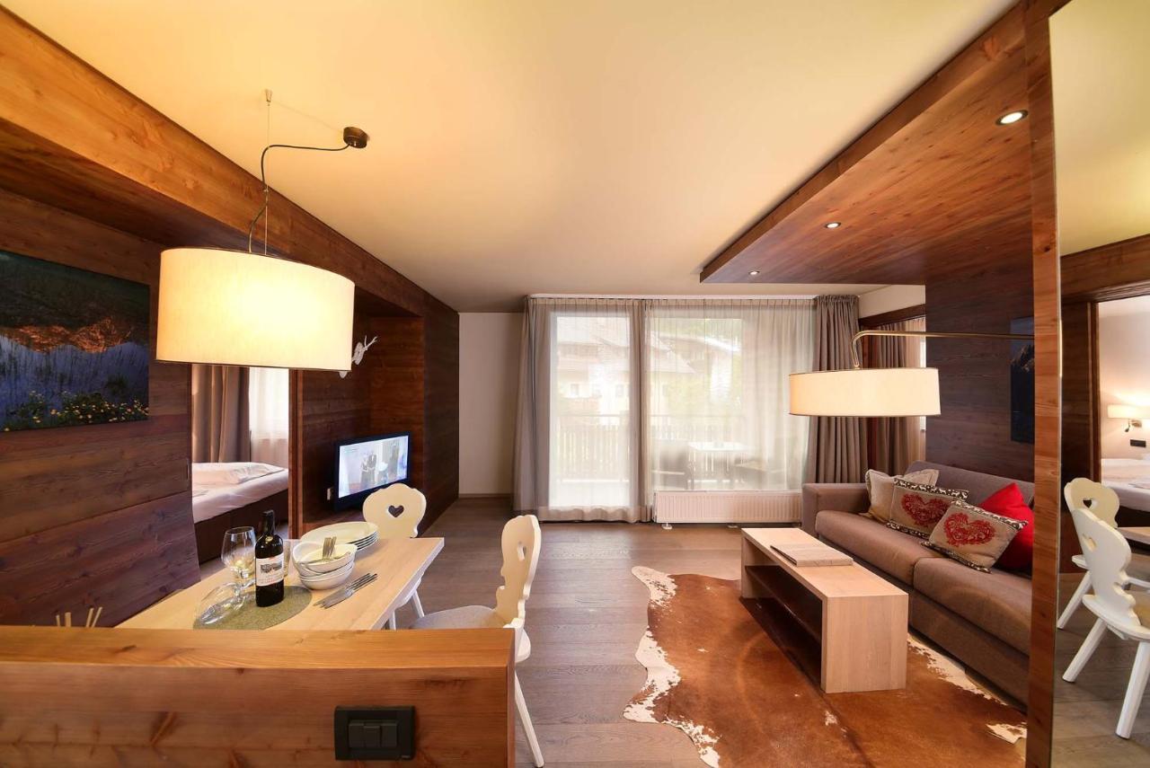 Ariston Dolomiti Residence Toblach Exteriör bild