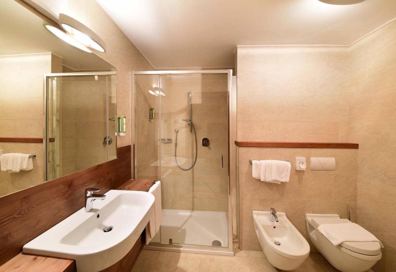 Ariston Dolomiti Residence Toblach Rum bild