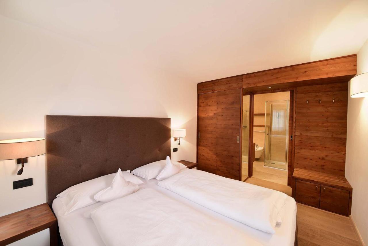 Ariston Dolomiti Residence Toblach Rum bild